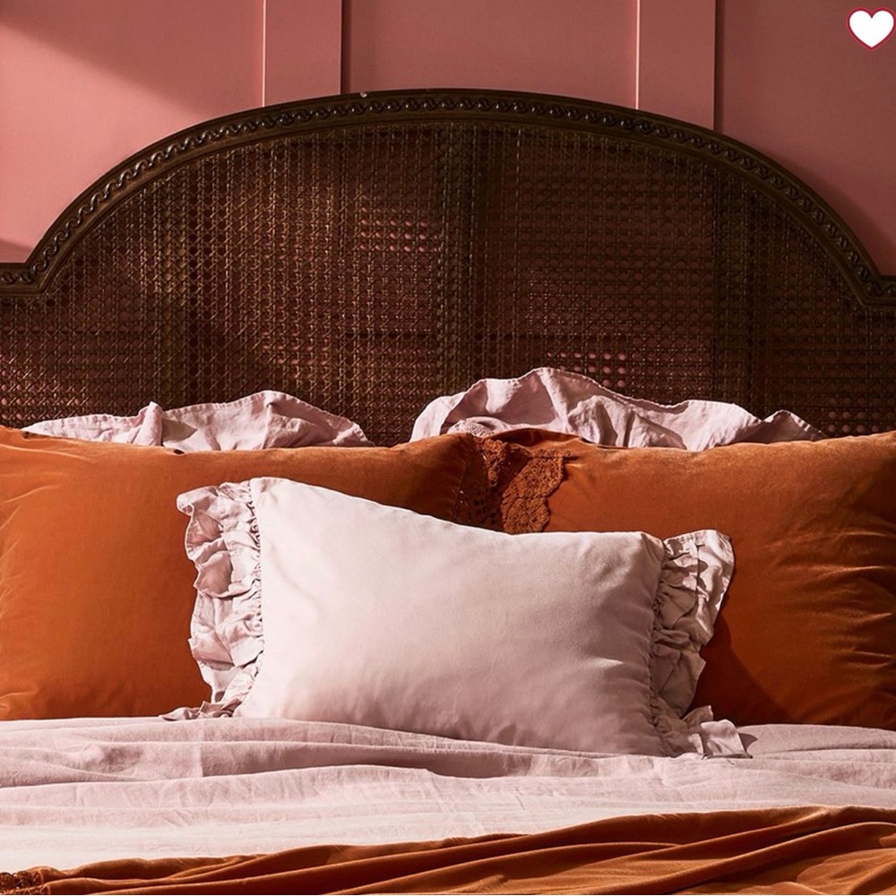 GREENROW linen ruffle crochet duvet cover + shams (KING SIZE) - Picture 3 of 7